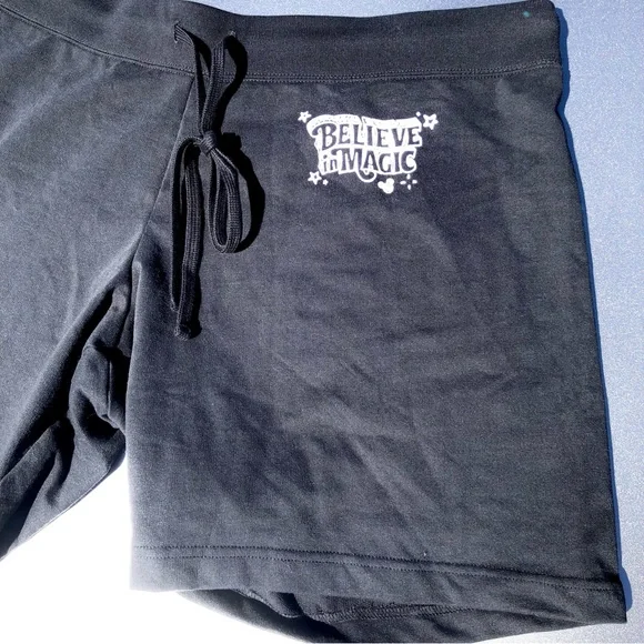 Disneyland Shorts Size Extra Large Black And White - Picture 5 of 15